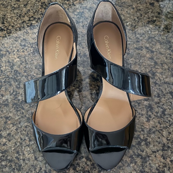 Calvin Klein Laine patent leather open toe pumps Size 9 - Picture 6 of 9